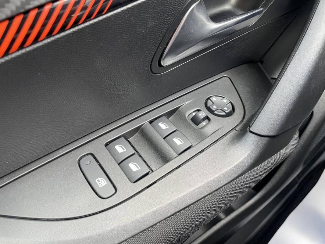 Peugeot 2008 - II PureTech 130 S&amp;S EAT8 ACTIVE PACK