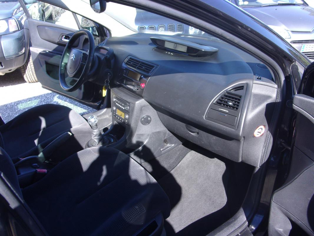 Citroën C4 - 1,6 16v 110cv AMBIANCE VELOURS